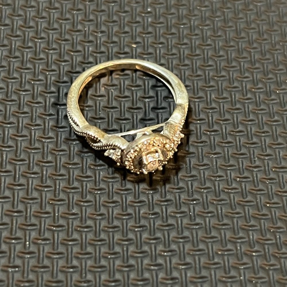 Diamond Chip Ring - image 4